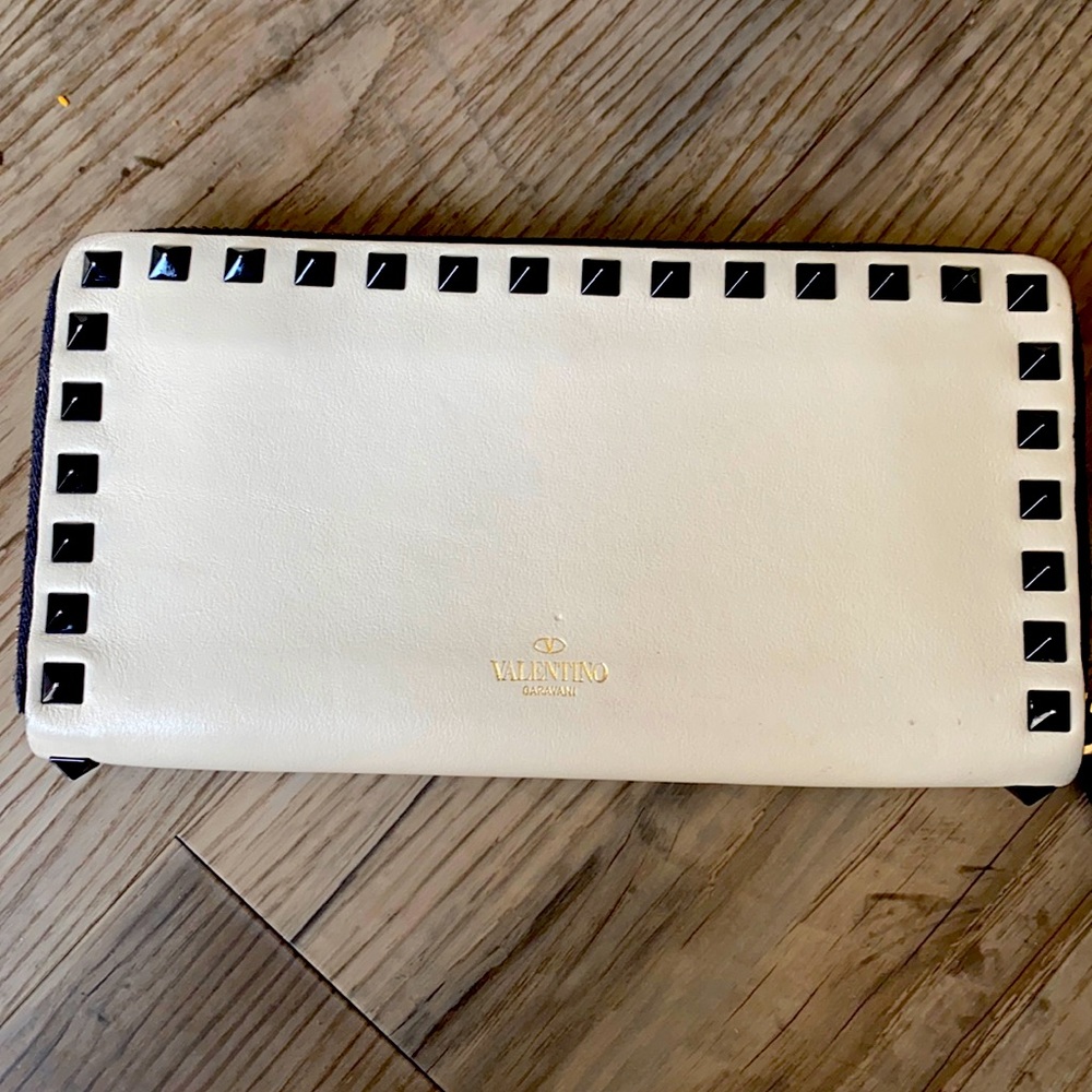 Valentino wallet. 100% Authentic.
